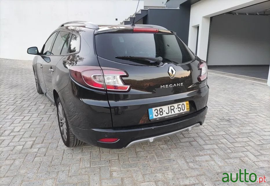 2010' Renault Megane Sport Tourer photo #4