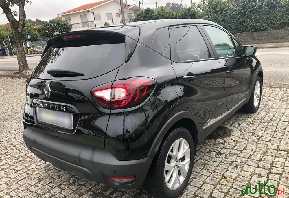 2019' Renault Captur photo #6