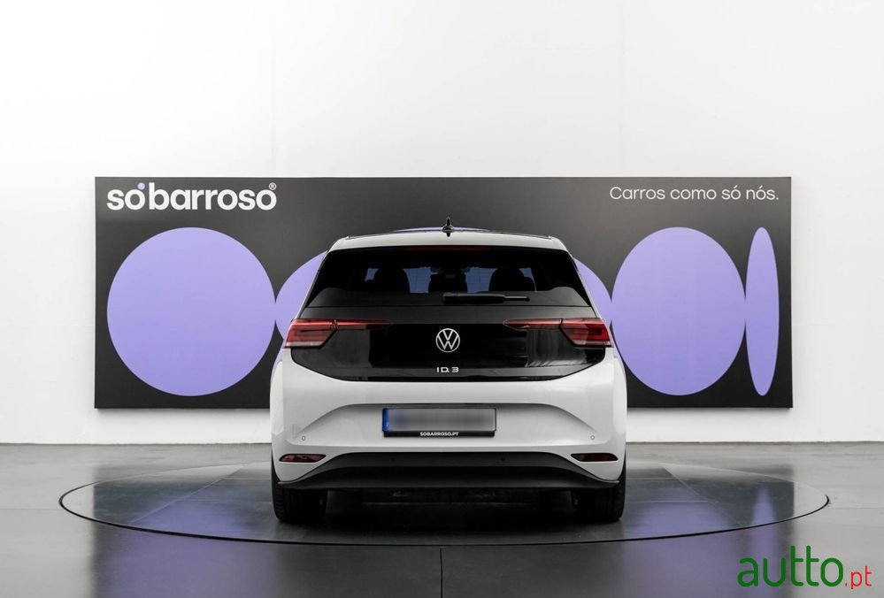 2023' Volkswagen ID.3 Pro Confort photo #4