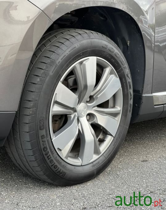 2016' Peugeot 2008 photo #3