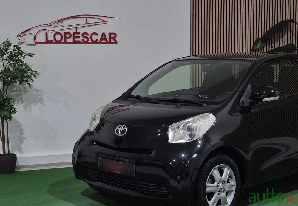 2010' Toyota iQ 1.0 Vvt-I photo #2
