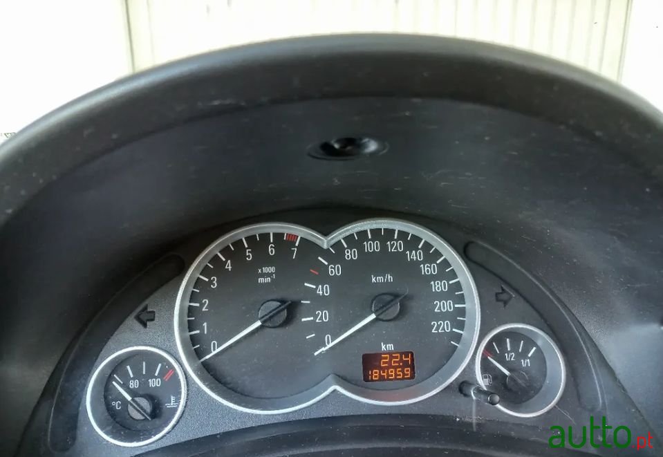 2003' Opel Corsa photo #2
