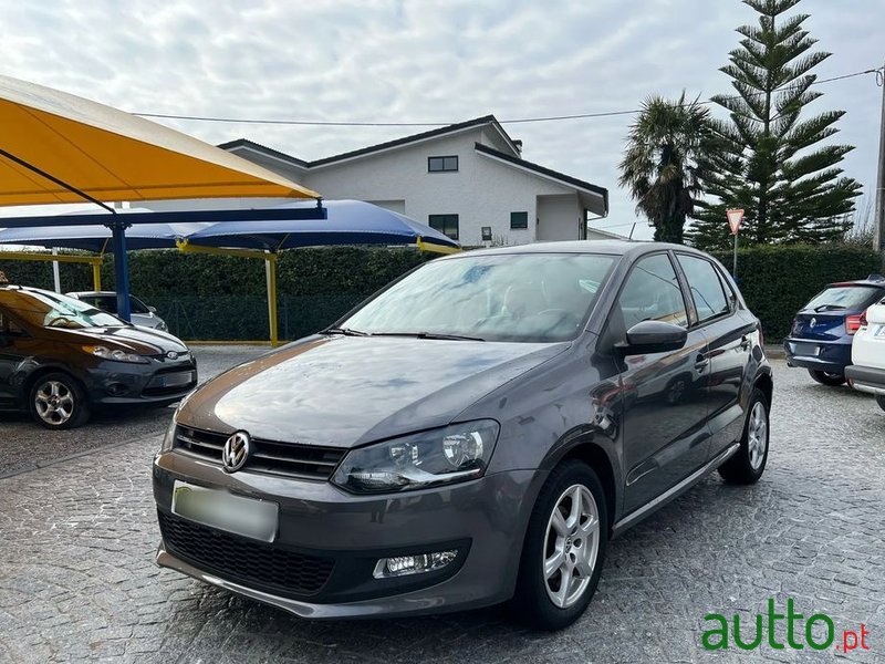 2010' Volkswagen Polo photo #2