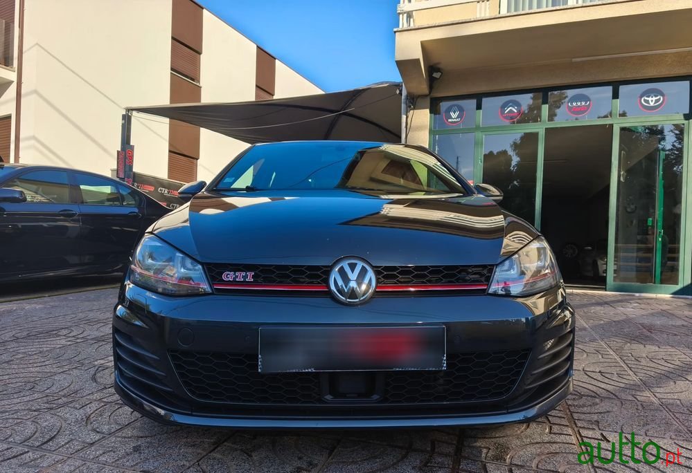 2014' Volkswagen Golf photo #2