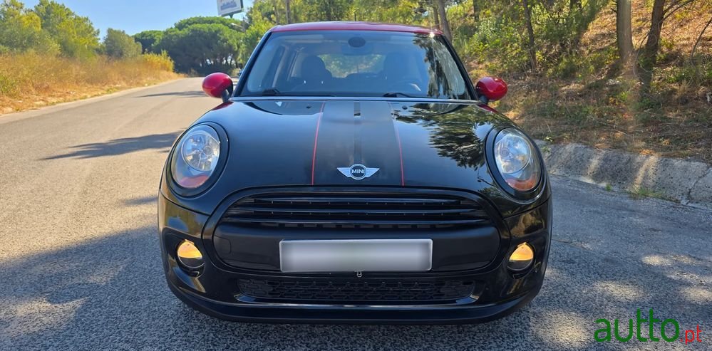 2015' MINI Cooper D 5 Portas photo #3