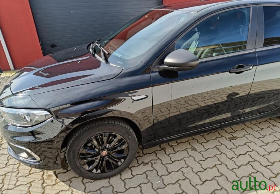 2020' Fiat Tipo Station Wagon photo #5