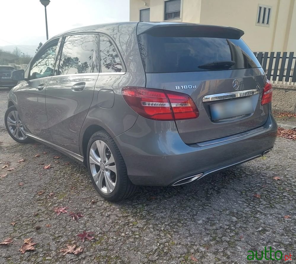 2017' Mercedes-Benz Classe B Cdi Urban photo #3