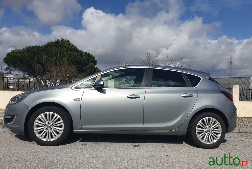 2016' Opel Astra photo #4