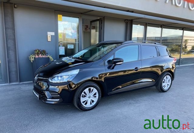 2018' Renault Clio Sport Tourer photo #4