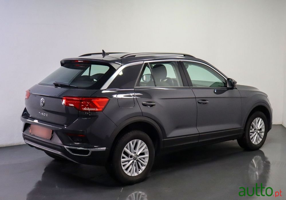 2020' Volkswagen T-Roc 1.6 Tdi Style photo #3