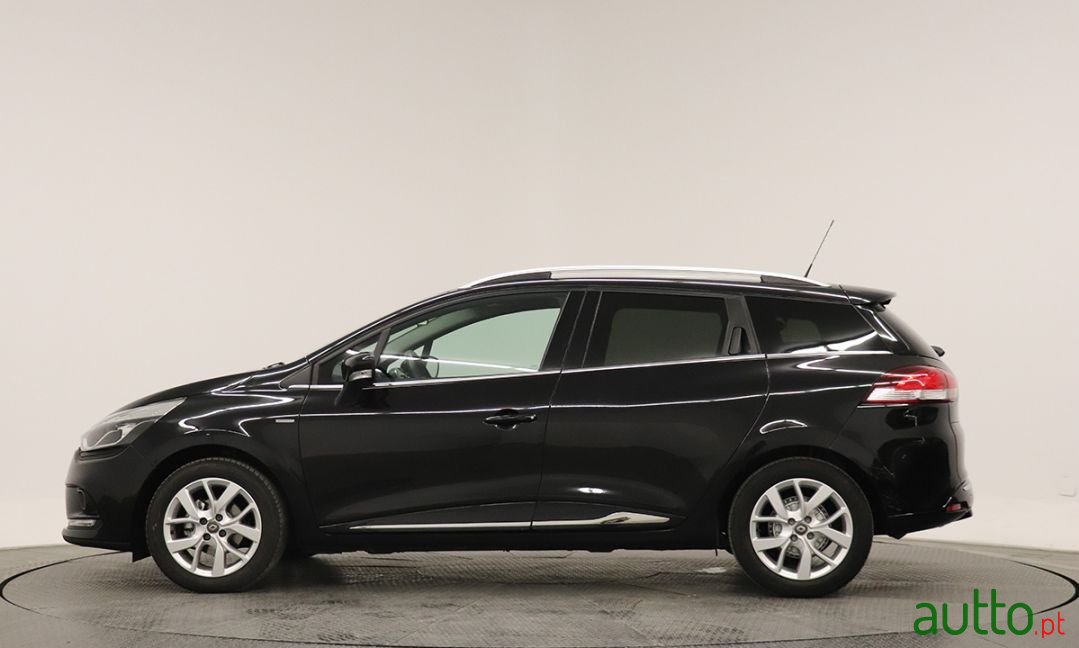 2019' Renault Clio Sport Tourer photo #3