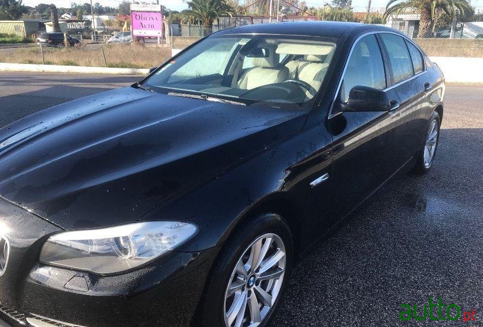 2012' BMW 525 photo #1