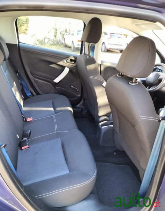 2015' Peugeot 208 photo #5