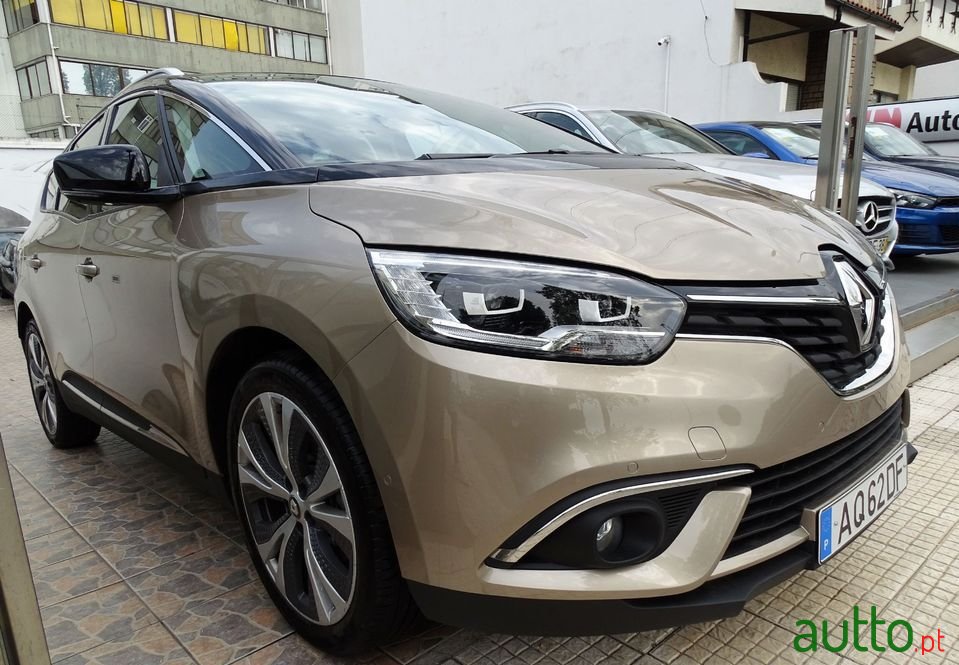 2017' Renault Grand Scenic photo #1