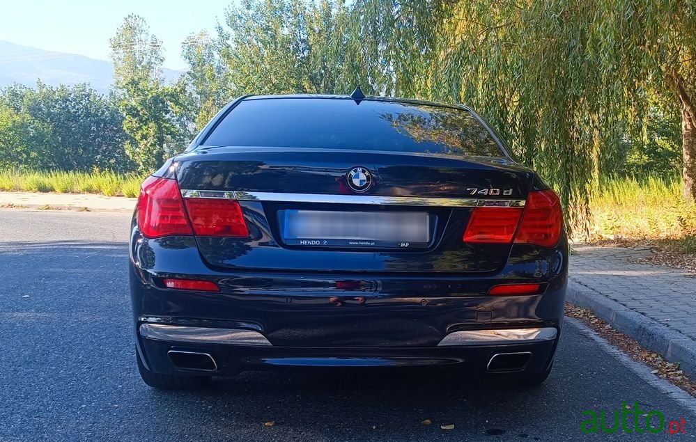 2012' BMW Série 7 D Pack M photo #3