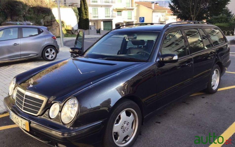1999' Mercedes-Benz E-220 S210 photo #3