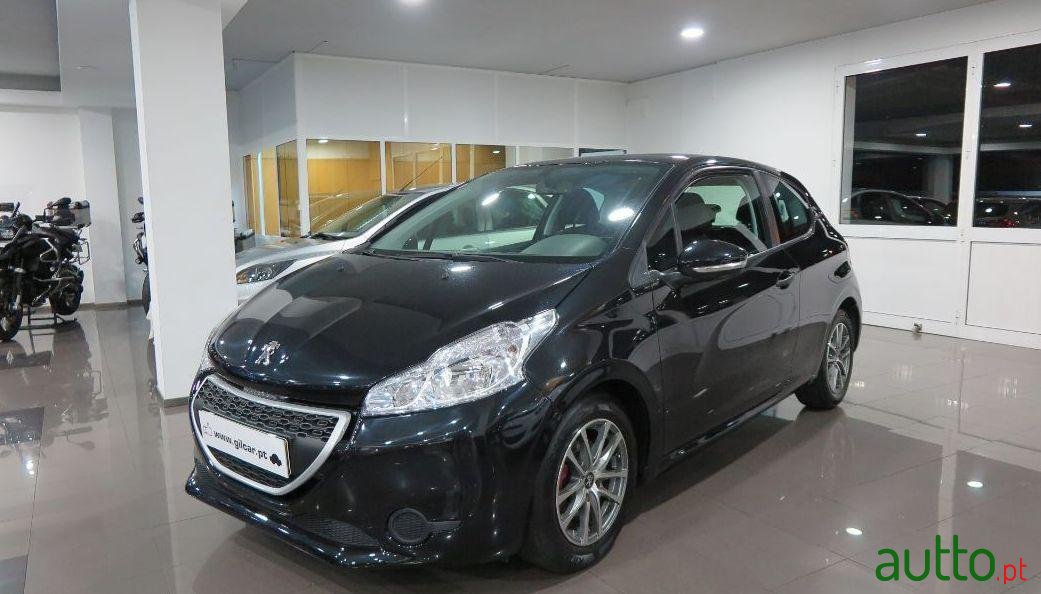 2012' Peugeot 208 1.4 Hdi photo #1