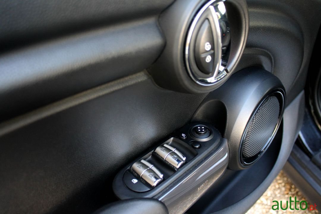 2017' MINI One photo #5