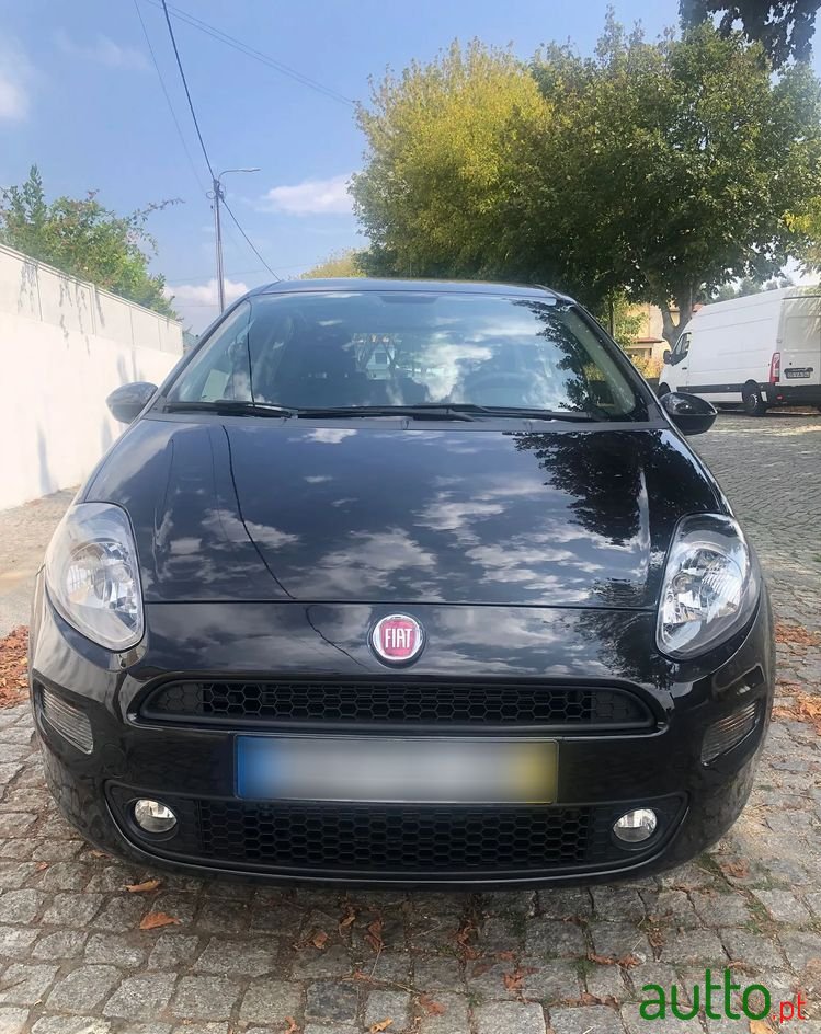 2014' Fiat Punto 1.2 Young S&S photo #2