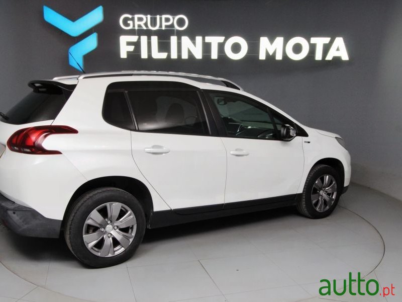 2017' Peugeot 2008 photo #2