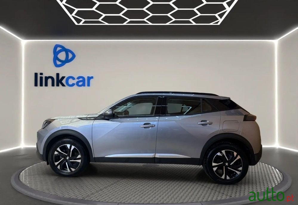 2020' Peugeot 2008 photo #6