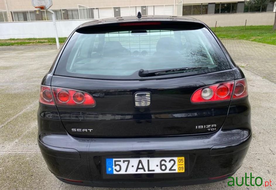 2005' SEAT Ibiza photo #1