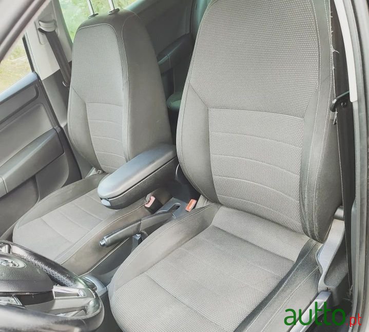 2014' Skoda Rapid photo #4