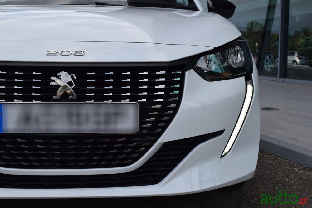 2022' Peugeot 208 photo #3