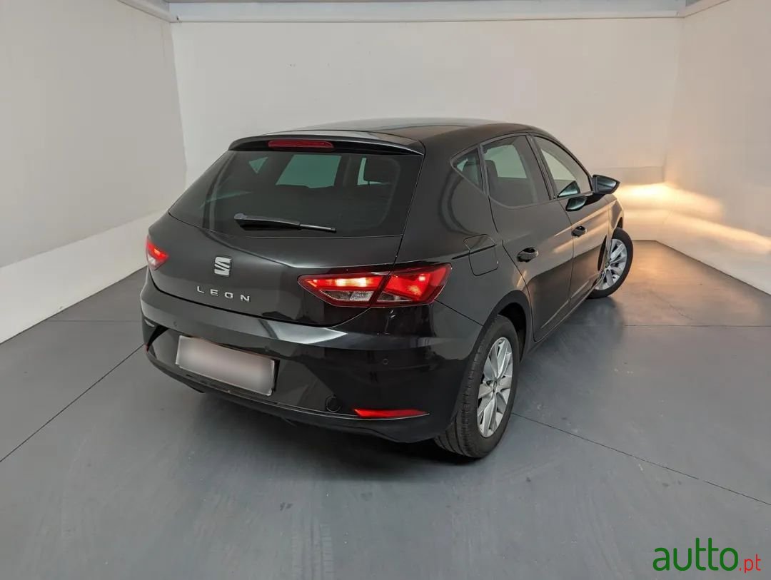 2020' SEAT Leon photo #5