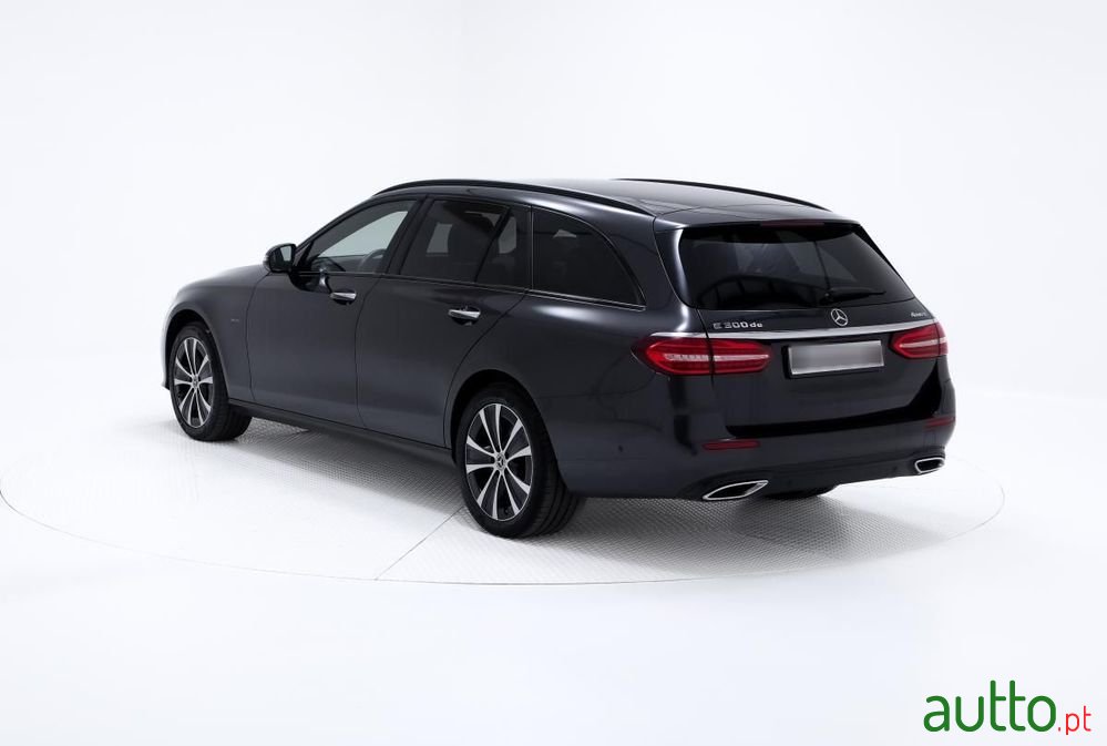 2021' Mercedes-Benz Classe E photo #4