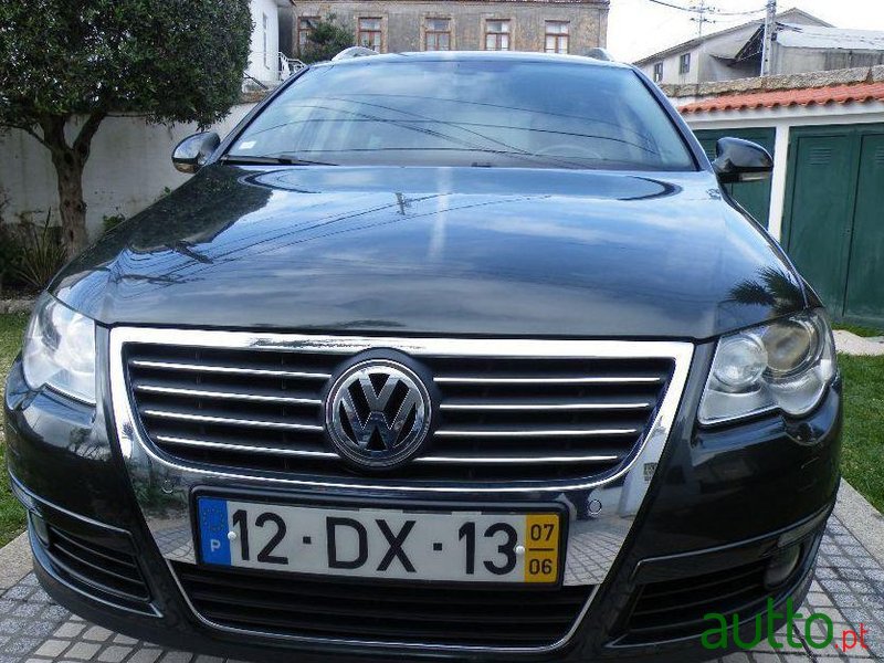 2007' Volkswagen Passat Variant photo #1