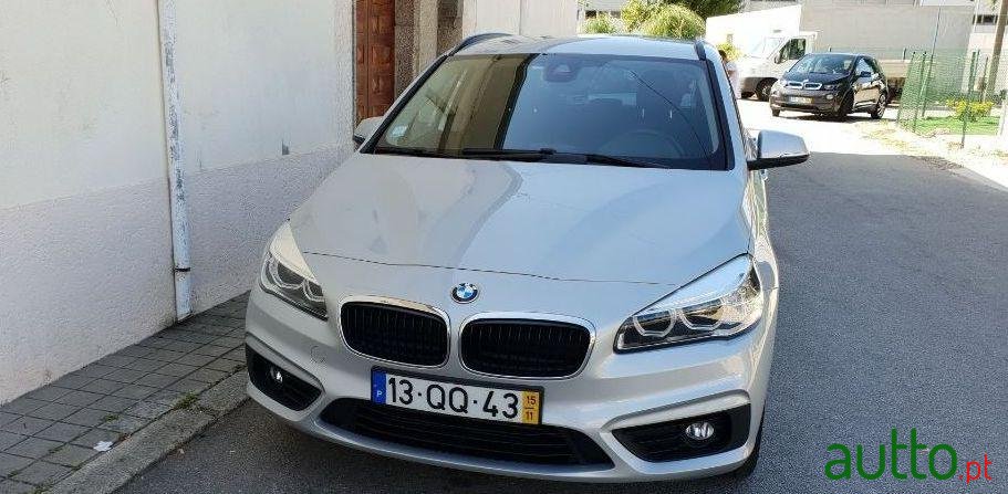 2015' BMW 216 D Avantage photo #3