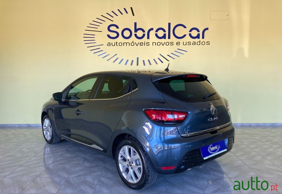 2019' Renault Clio photo #4