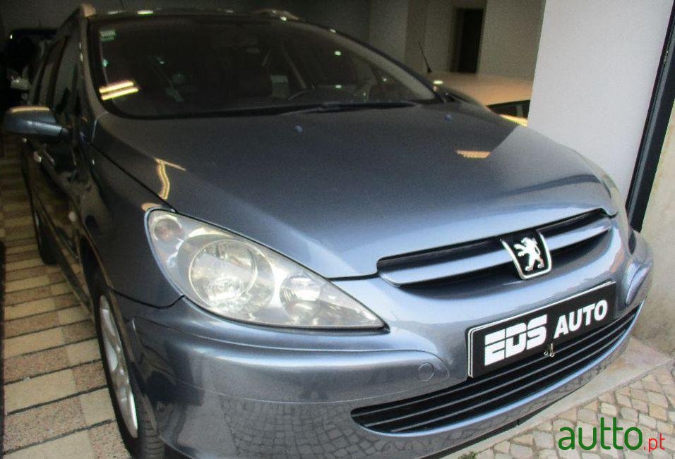 2004' Peugeot 307 Sw photo #1