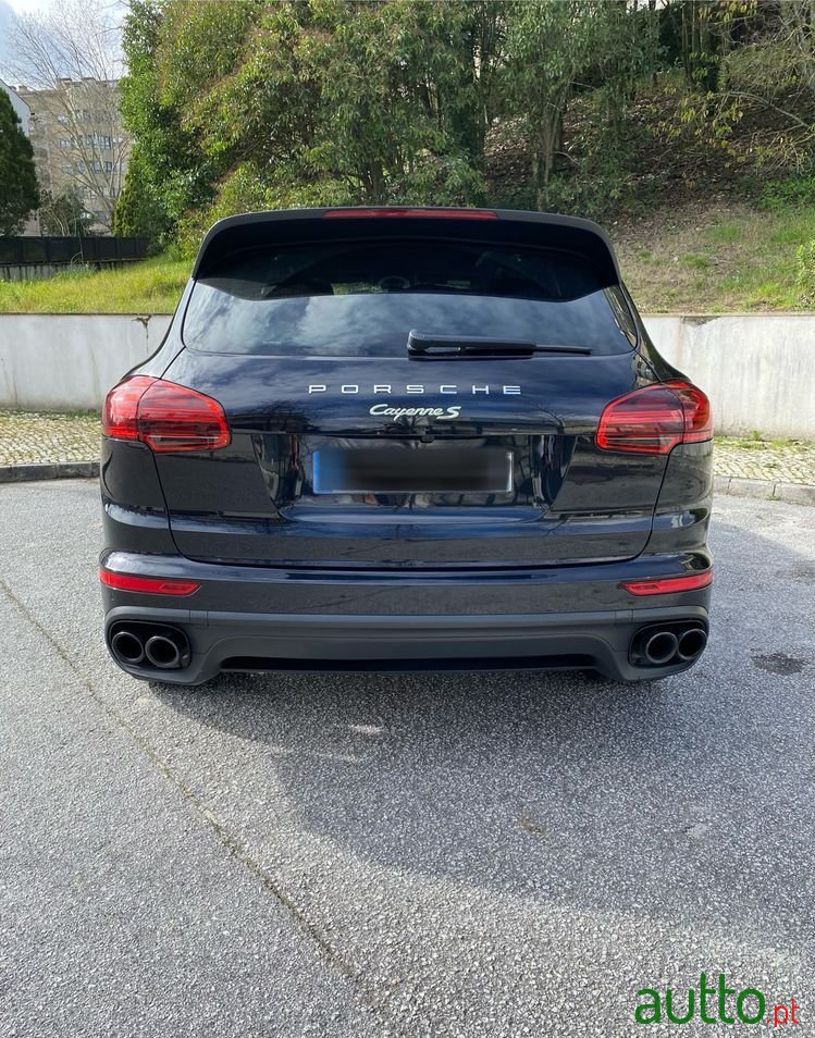 2016' Porsche Cayenne S E-Hybrid Platinum Edition photo #5