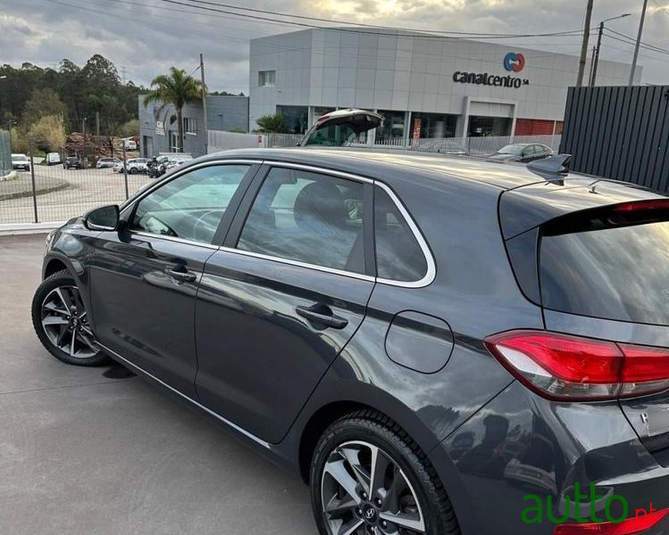 2021' Hyundai i30 photo #4