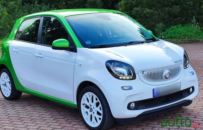 2017' Smart Forfour Electric Drive Passion photo #1