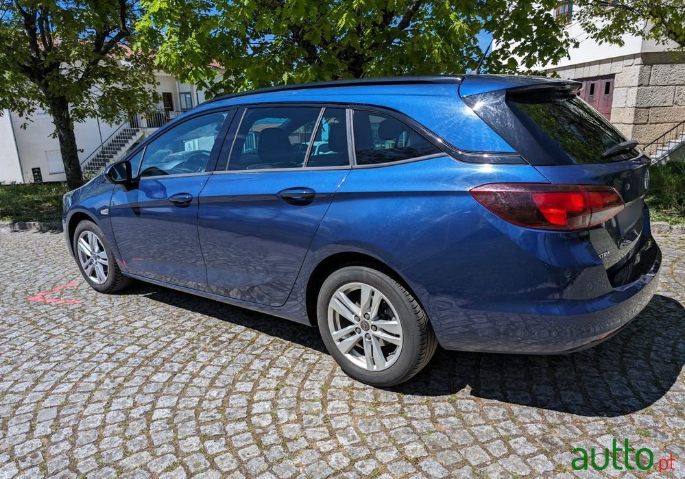 2020' Opel Astra Sports Tourer photo #5