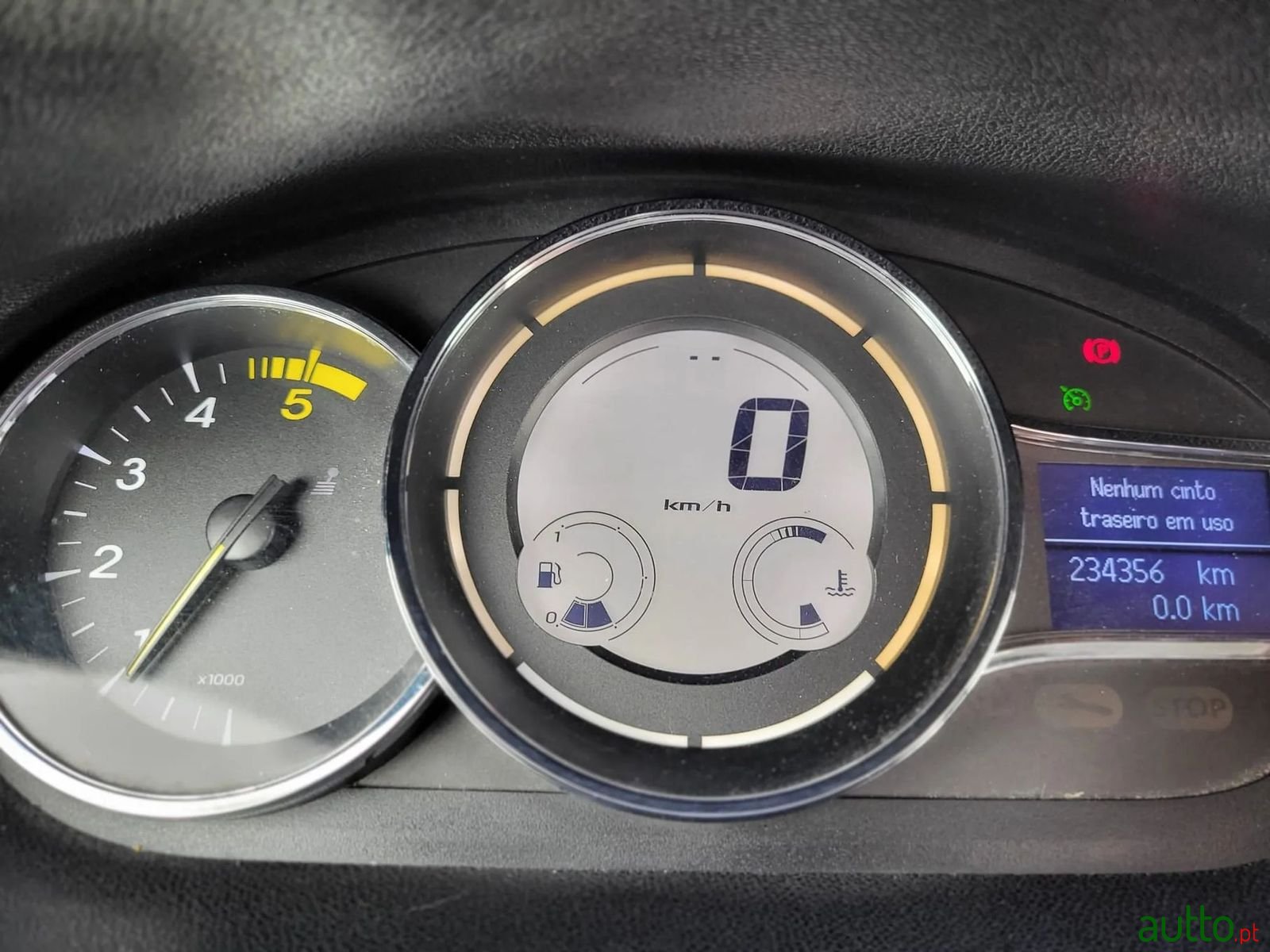 2015' Renault Megane Sport Tourer photo #4