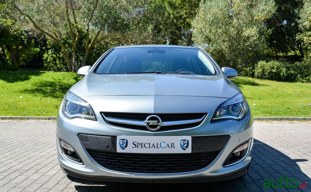 2016' Opel Astra photo #1