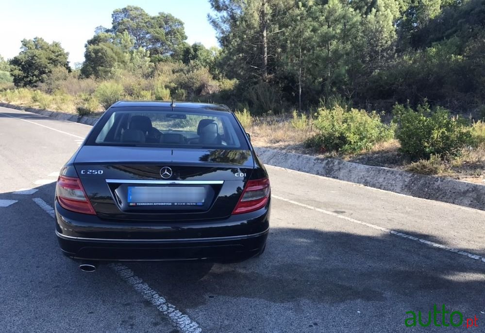 2010' Mercedes-Benz C 250 photo #5