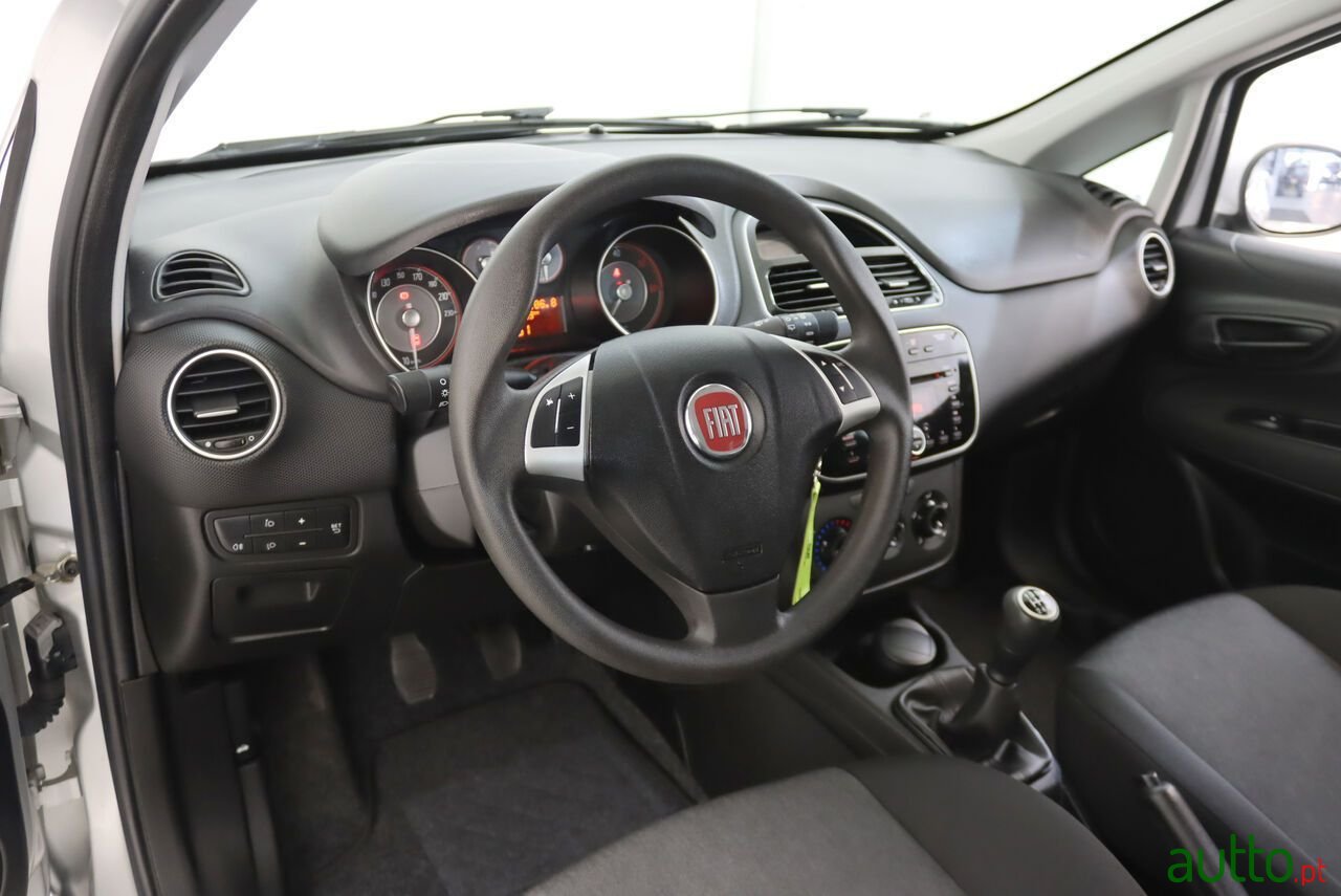 2016' Fiat Punto photo #3