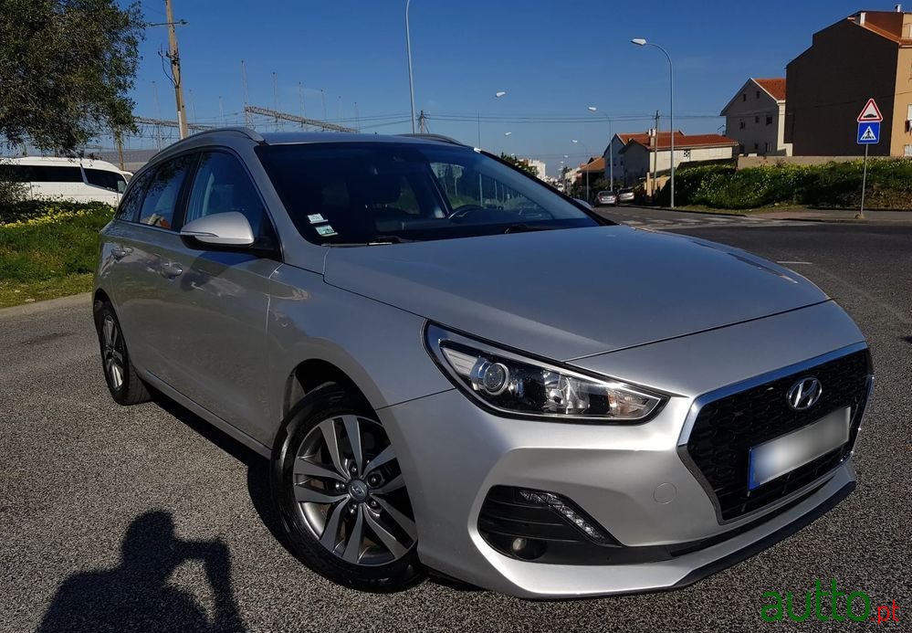 2019' Hyundai i30 Sw photo #3