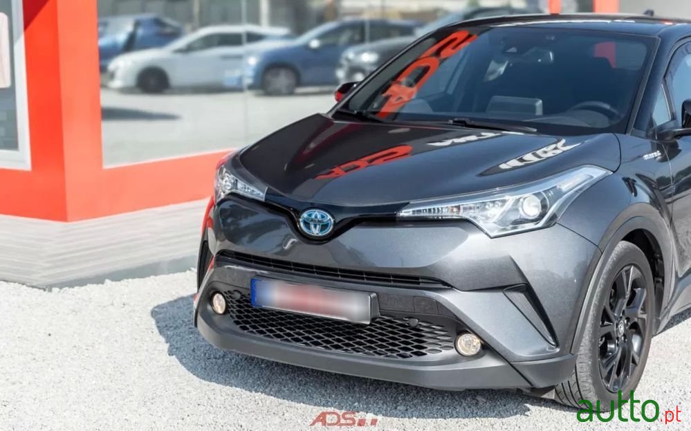 2018' Toyota C-HR 1.8 Hsd Exclusive photo #4