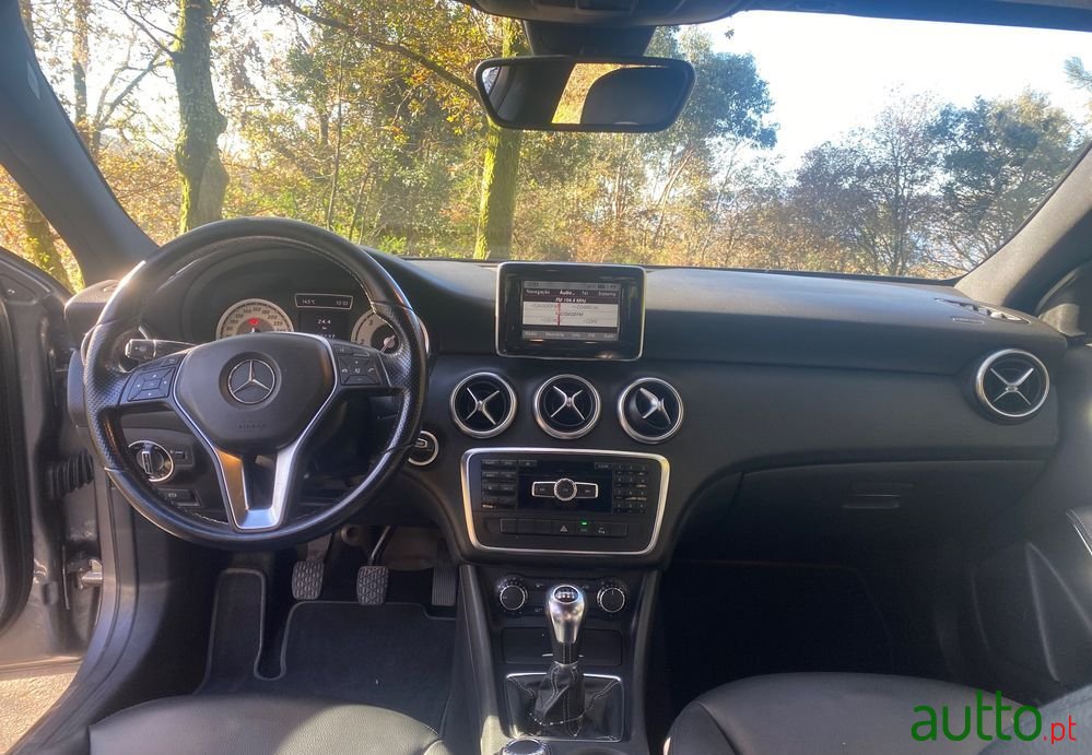 2012' Mercedes-Benz Classe A photo #6