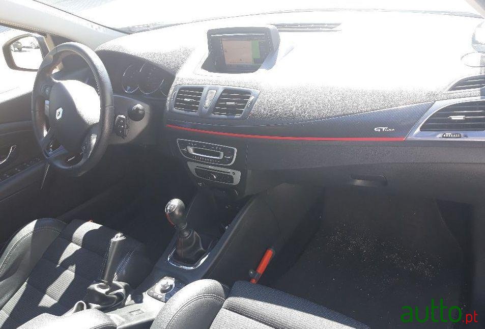 2013' Renault Megane Sport Tourer photo #1