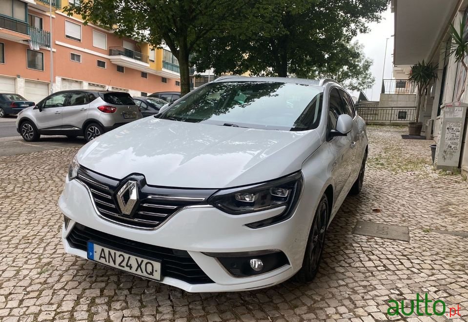 2018' Renault Megane Sport Tourer photo #3