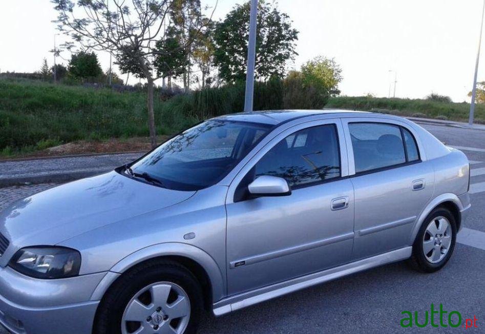 2003' Opel Astra 1.2 Selection photo #2