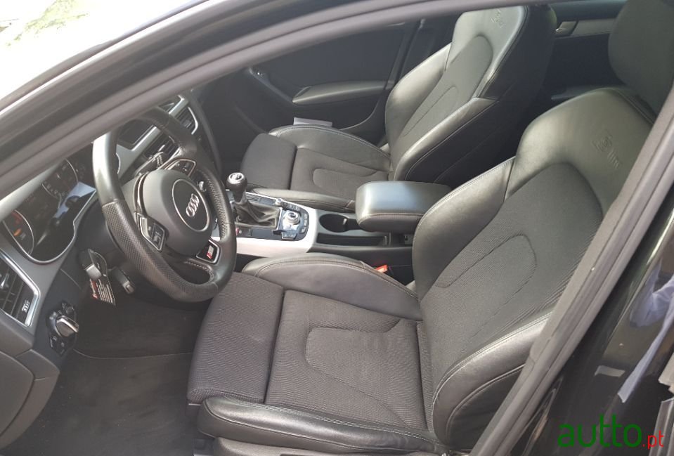 2012' Audi A4 Avant photo #4