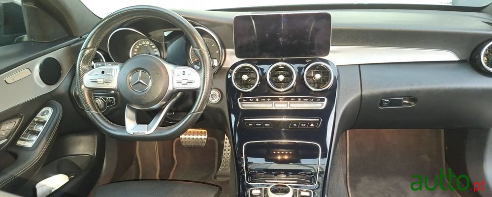 2021' Mercedes-Benz Classe C photo #3